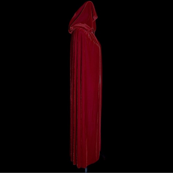 Red  Cape Adult and Kids - Picture 4 of 4